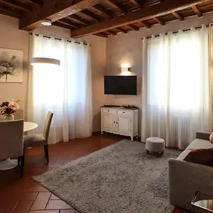 https://santo-spirito-1-florence.it-tuscanyhotel.com